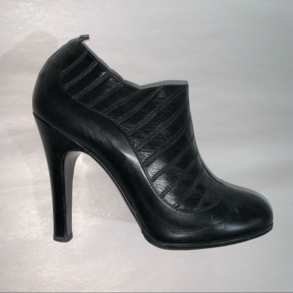 vintage CHANEL size 37 quilted calfskin ANKLE BOOTIES - Picture 7 of 16